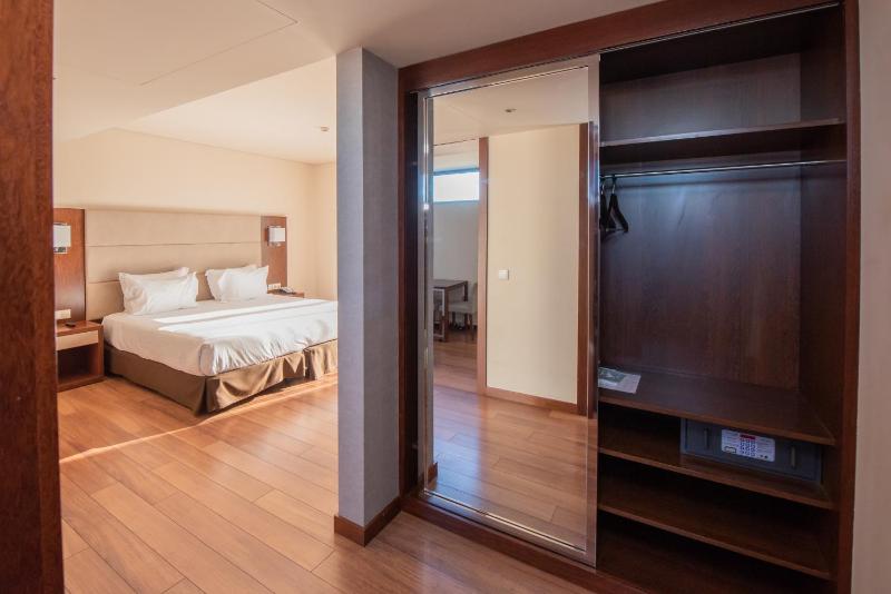 Double Room with Terrace image 3