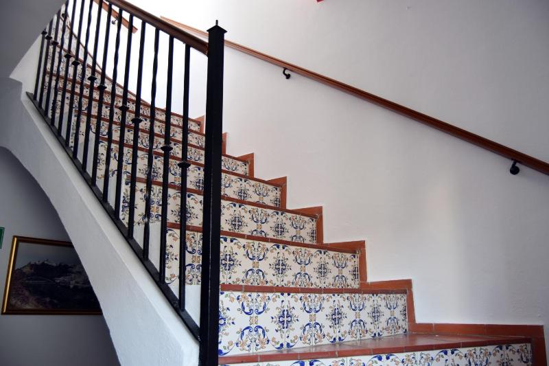 Standard Queen Room image 3