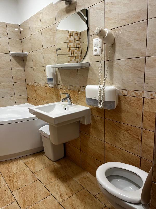 One-Bedroom Suite image 4