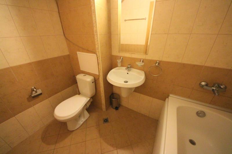  Deluxe One-Bedroom Apartment with Pool View  image 3