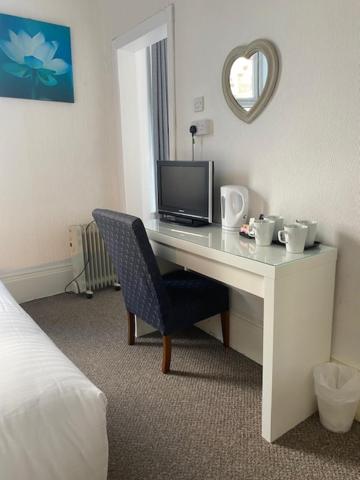 Nethway Hotel - image 29