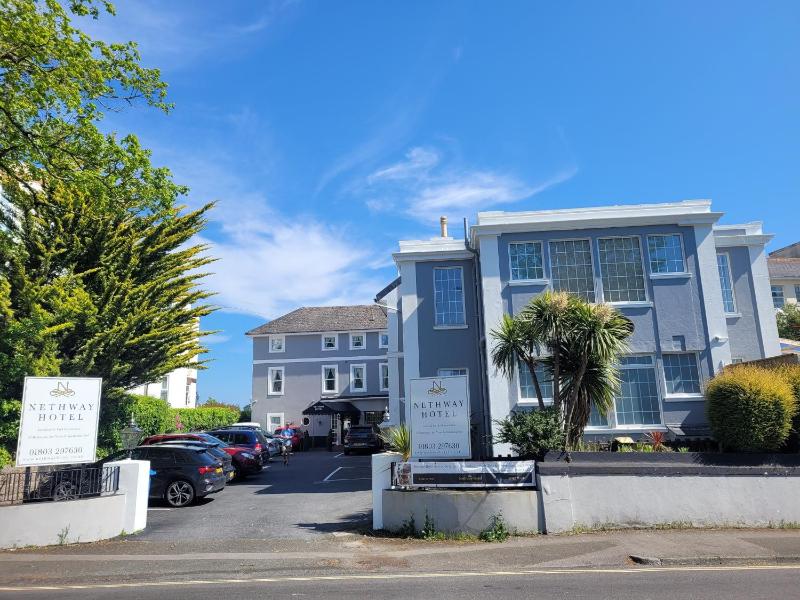 Nethway Hotel - image 1