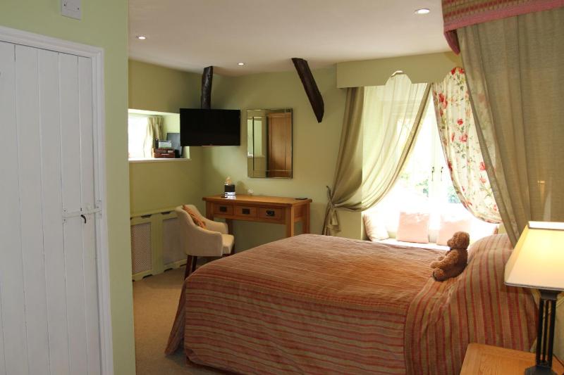 Magnolia Room image 2