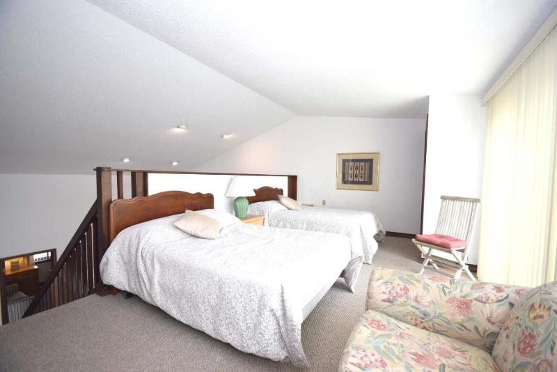 Three-Bedroom Apartment image 4