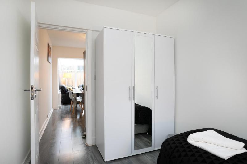 Nottingham Top Serviced Home - Chayil Experts - image 50