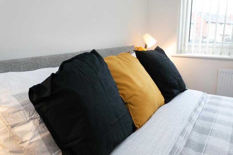 Nottingham Top Serviced Home - Chayil Experts - image 44