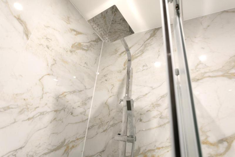 Nottingham Top Serviced Home - Chayil Experts - image 19