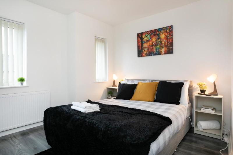 Nottingham Top Serviced Home - Chayil Experts - image 14