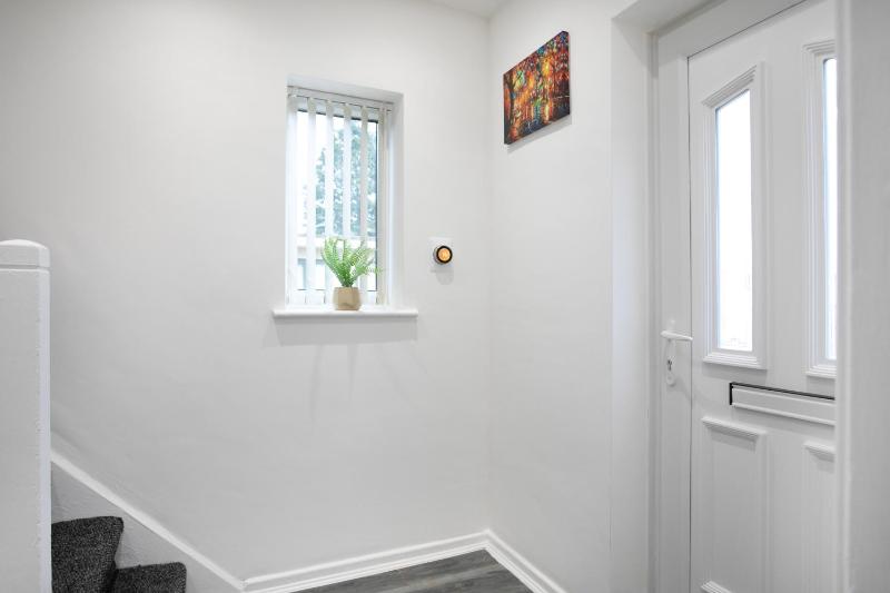 Nottingham Top Serviced Home - Chayil Experts - image 27