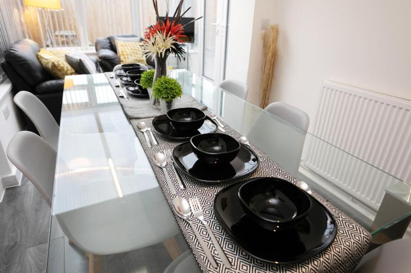 Nottingham Top Serviced Home - Chayil Experts - image 21