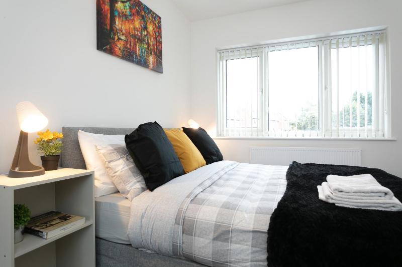 Nottingham Top Serviced Home - Chayil Experts - image 6