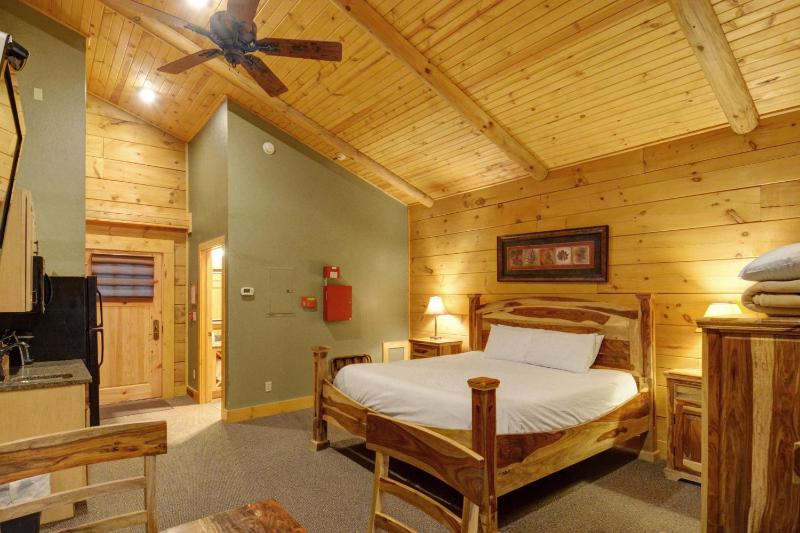 One-Bedroom Chalet image 4