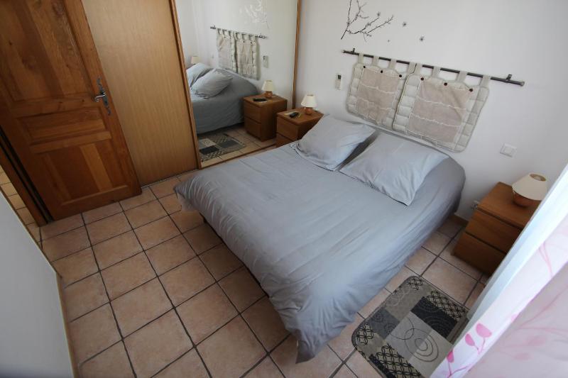 One-Bedroom Apartment (1-4 Adults) private terrace long stay image 1