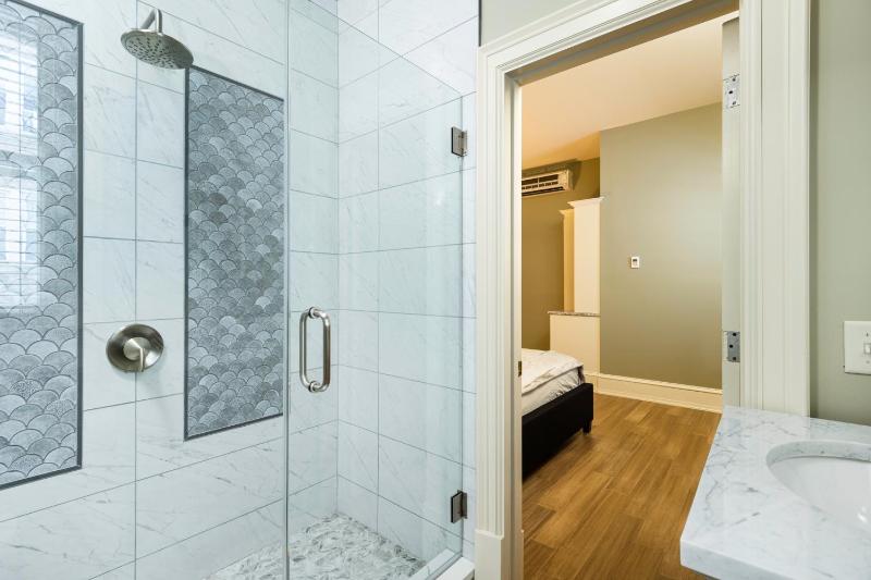 King Suite image 4
