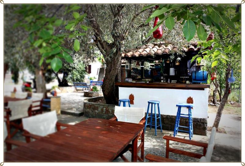Spiros Rooms - image 8