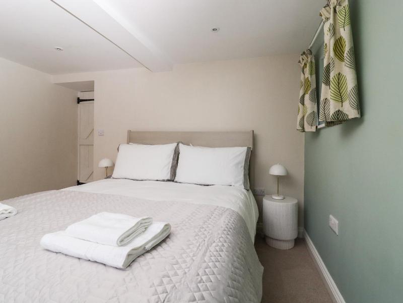 Paradise Cottage - image 25