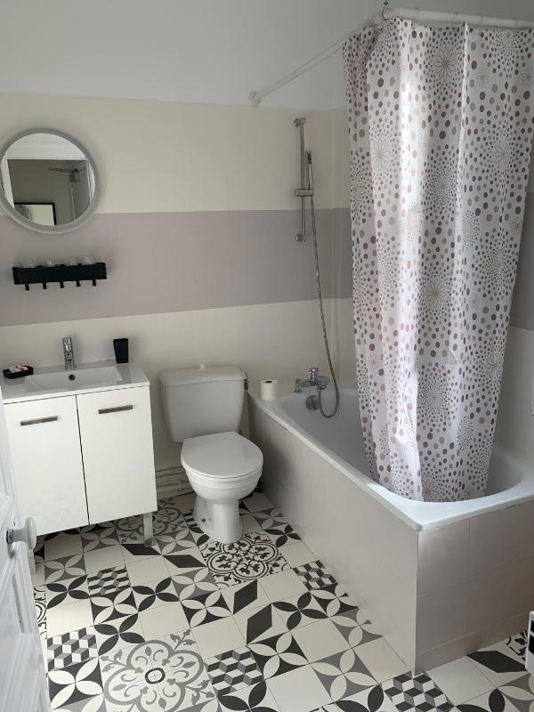 Quadruple Room image 4