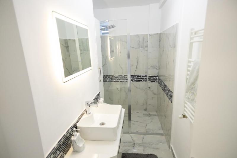 White home - image 23