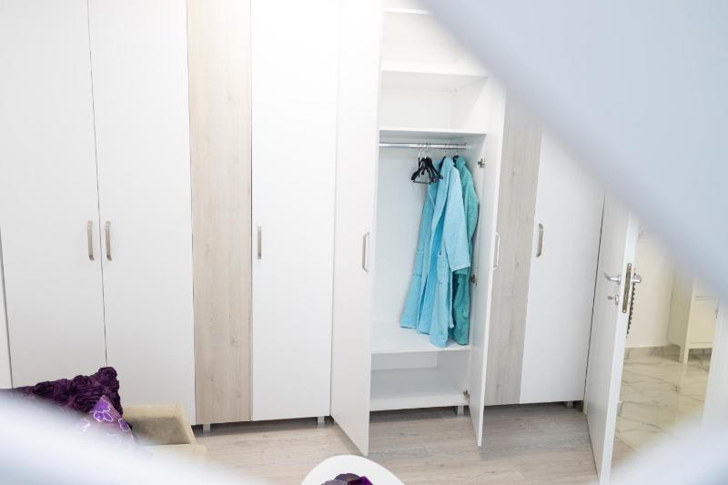 White home - image 30