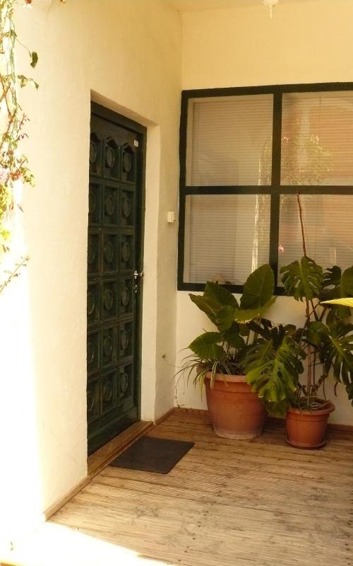 Luxury Two-Bedroom Apartment image 2