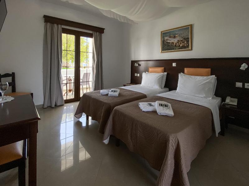 Quadruple Room with Mountain View image 1