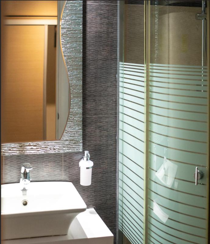 Standard Room with Side Sea View image 3