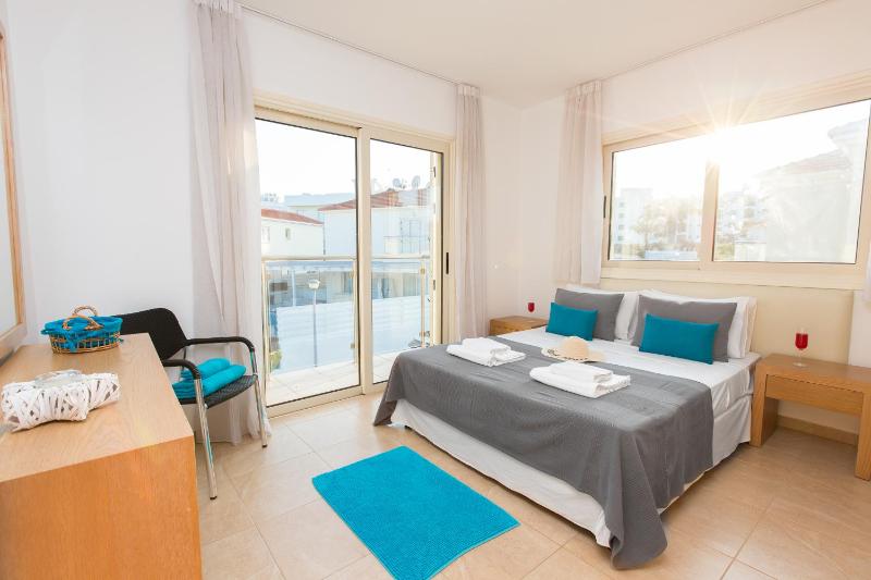 Pernera Holiday Villa 588 - image 8