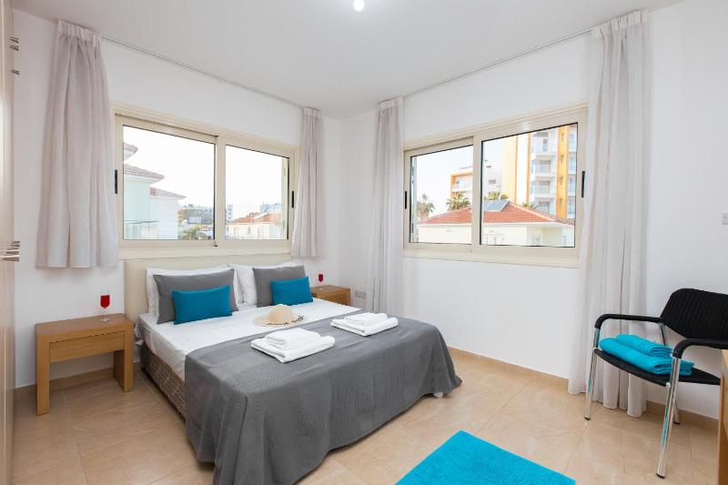 Pernera Holiday Villa 588 - image 2
