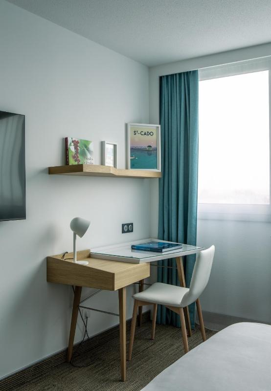 Standard Double Room image 4