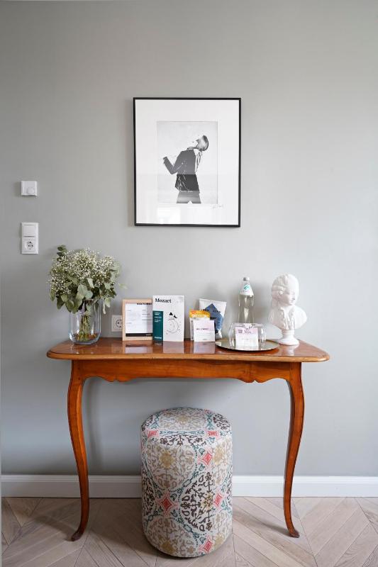 Medium Room image 4