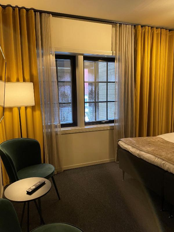 Double Room image 4
