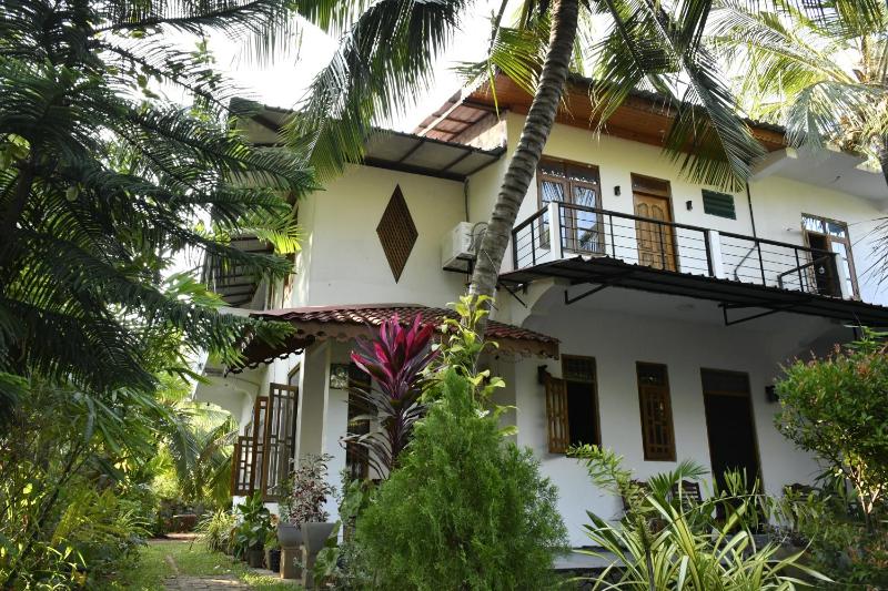 Pearl Bungalow Trincomalee - image 1