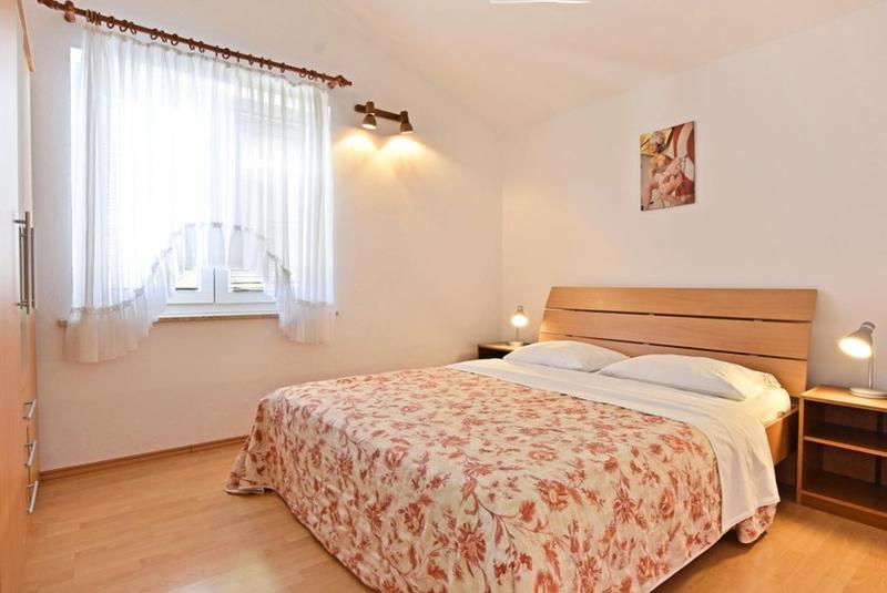 Apartment in Porec with balcony air conditioning WiFi 819-2 - image 14