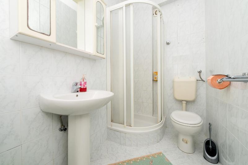 One-Bedroom Apartment with Balcony image 3