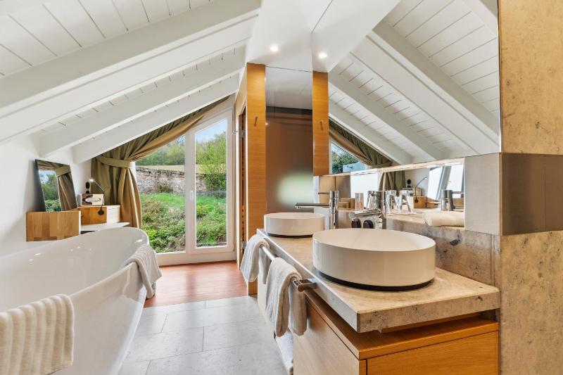 Grand Suite image 3