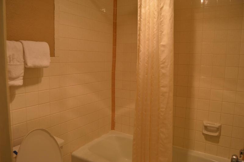 Double Room with Two Double Beds - Smoking image 2
