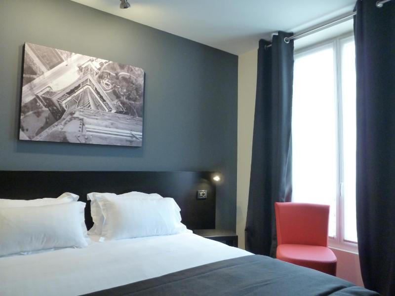 Classic Double or Twin Room image 4