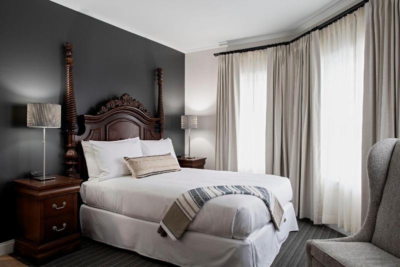 Queen Room image 1