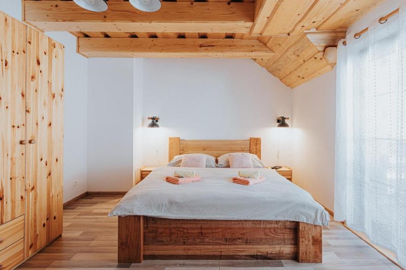Standard Double Room (2 Adults + 1 Child) image 3