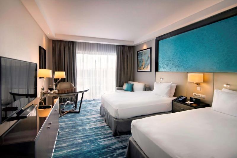 Superior Room with Balcony image 4