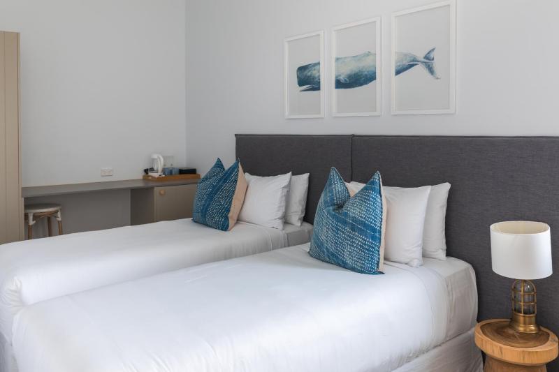 Twin Room image 2