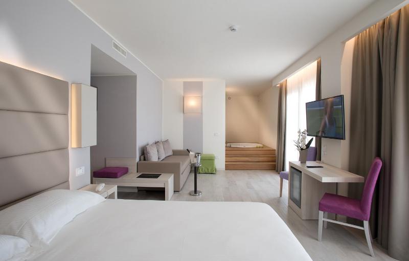 Junior Suite image 1