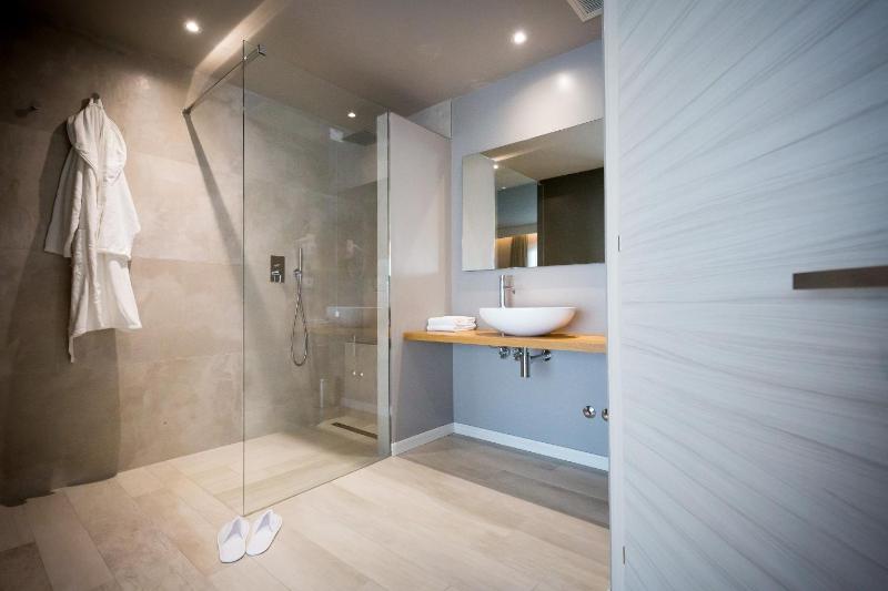 Junior Suite with Private Spa image 2