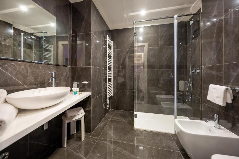 Romantic Room image 2