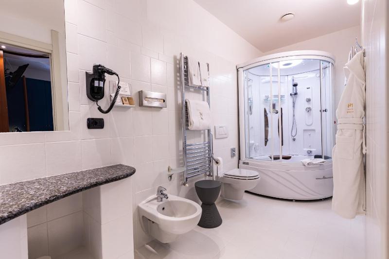 Suite image 4