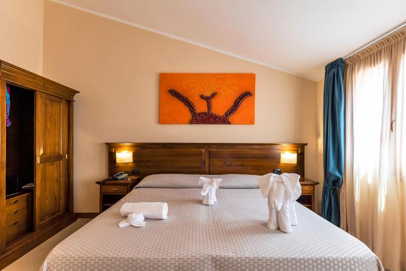 Economy Double or Twin Room image 4