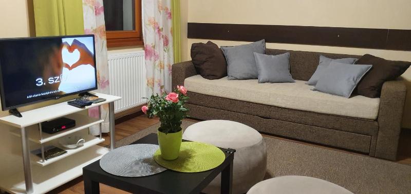 Apartment with Mountain View image 3