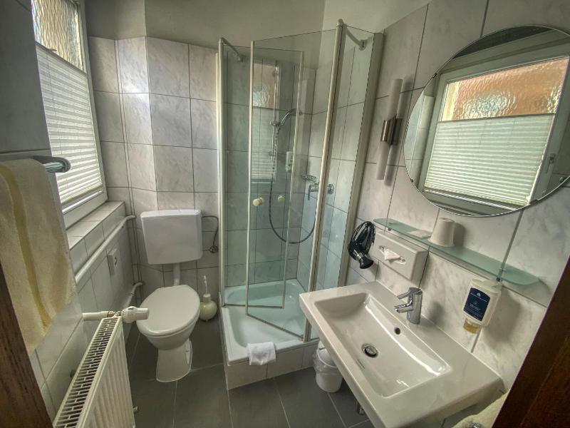 Economy Single Room image 3