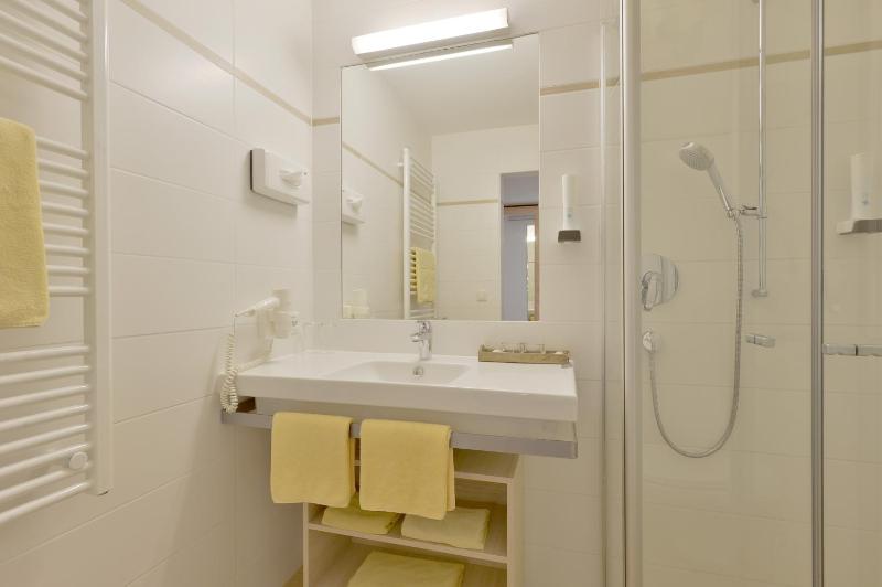 Double Room image 4