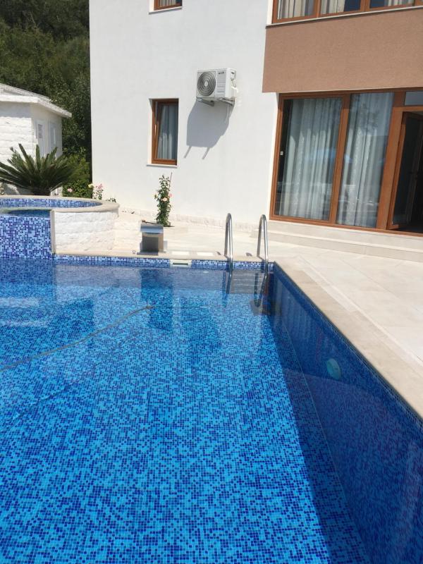 Villa with Private Pool image 4